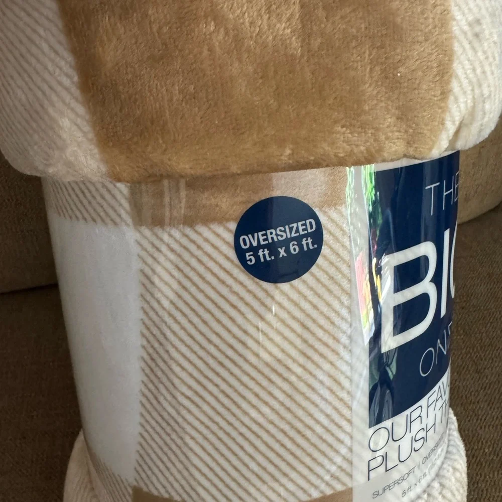 The Big One Supersoft Plush Throw in Tan and Cream